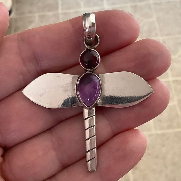 𝅺STERLING SILVER 925 AMETHYST DRAGONFLY PENDANT​​ - Picture 1 of 7